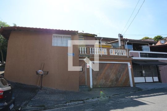 Fachada de casa à venda com 3 quartos, 220m² em Vila Campo Grande, São Paulo