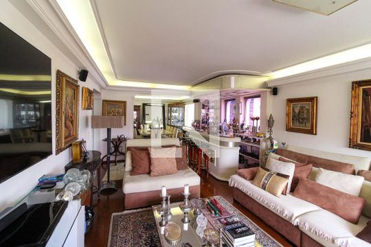 Apartamento para alugar com 5 quartos, 210m² em Indianópolis, São Paulo