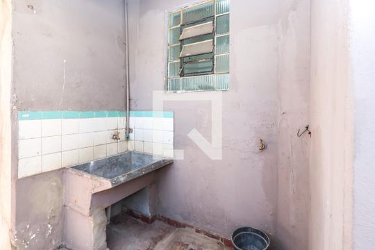 Área de Serviço de casa para alugar com 2 quartos, 120m² em Jardim Patente, São Paulo