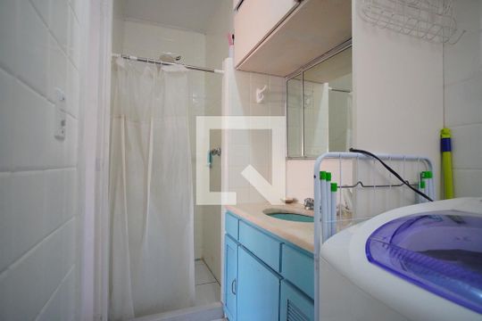 Banheiro da Suíte de apartamento à venda com 3 quartos, 107m² em Independência, Porto Alegre