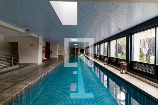 Piscina de kitnet/studio à venda com 1 quarto, 38m² em Campo Belo, São Paulo
