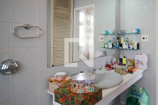 Banheiro da Suíte de apartamento para alugar com 4 quartos, 400m² em Funcionários, Belo Horizonte