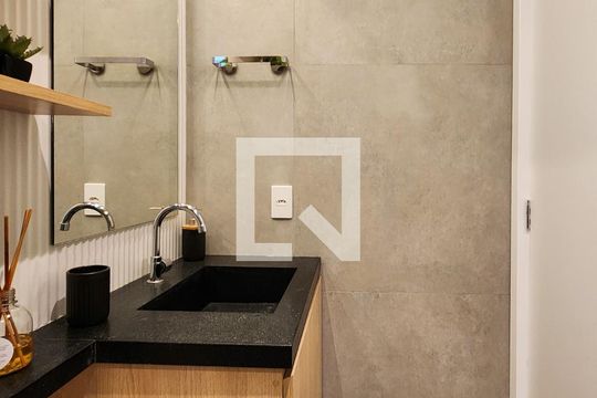 Banheiro de kitnet/studio à venda com 1 quarto, 26m² em Centro, São Bernardo do Campo