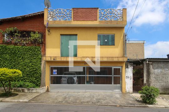 Fachada de casa para alugar com 3 quartos, 175m² em Jardim das Oliveiras, São Paulo