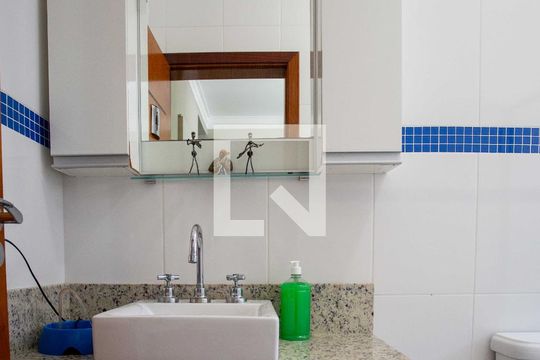 Banheiro da Suíte 2 de casa à venda com 4 quartos, 237m² em Jardim Colonial, São Bernardo do Campo
