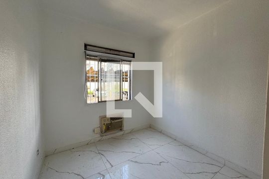 quarto 2 de apartamento para alugar com 2 quartos, 42m² em Rio dos Sinos, São Leopoldo