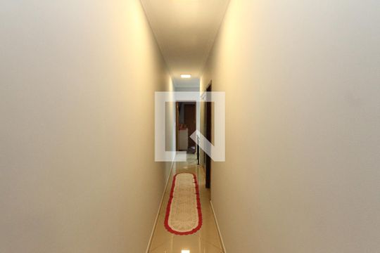 Corredor de casa à venda com 3 quartos, 180m² em Vila Lucia, São Paulo