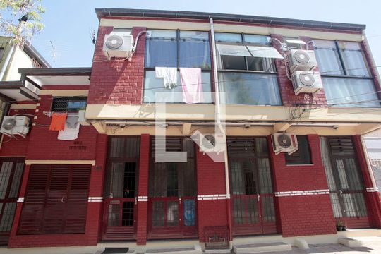 Fachada de kitnet/studio à venda com 7 quartos, 156m² em São Geraldo, Porto Alegre