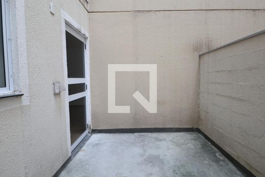 Área externa de apartamento à venda com 2 quartos, 45m² em Estância Velha, Canoas
