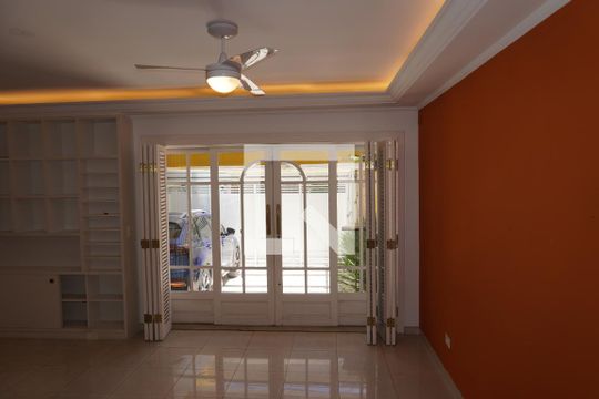 Sala de casa à venda com 3 quartos, 203m² em Pinheiros, São Paulo