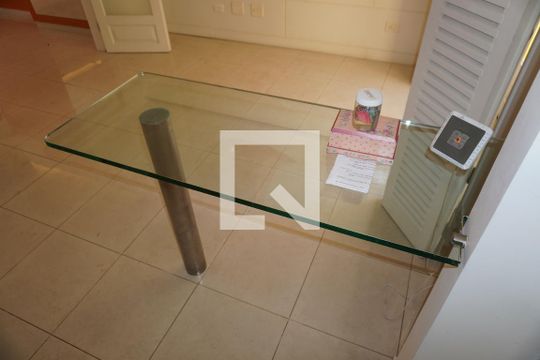Sala de casa à venda com 3 quartos, 203m² em Pinheiros, São Paulo