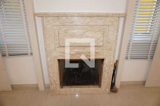 Sala de casa à venda com 3 quartos, 203m² em Pinheiros, São Paulo