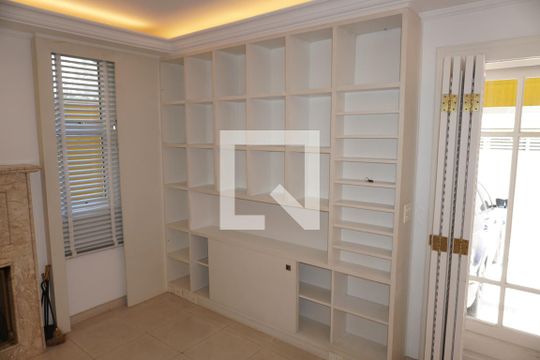 Sala de casa à venda com 3 quartos, 203m² em Pinheiros, São Paulo