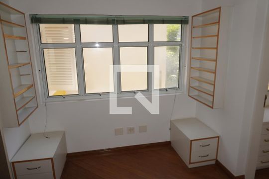 Escritório de casa à venda com 3 quartos, 203m² em Pinheiros, São Paulo
