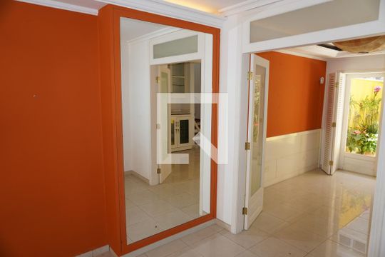 Sala de casa à venda com 3 quartos, 203m² em Pinheiros, São Paulo