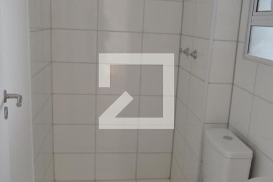 Banheiro de apartamento para alugar com 2 quartos, 44m² em Sampaio, Rio de Janeiro