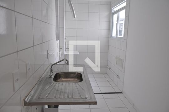 Cozinha de apartamento para alugar com 2 quartos, 44m² em Sampaio, Rio de Janeiro