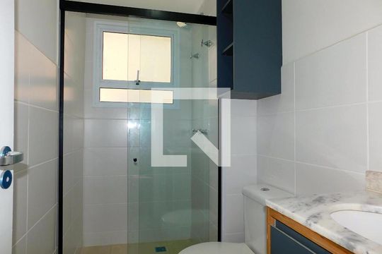Banheiro de apartamento para alugar com 2 quartos, 60m² em Balneário Tropical, Paulínia