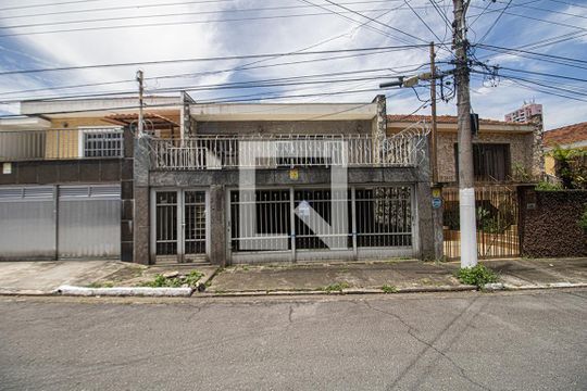 Fachada de casa à venda com 4 quartos, 212m² em Jardim da Saúde, São Paulo