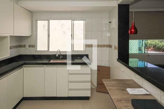 Cozinha de casa à venda com 3 quartos, 75m² em Jardim Colorado, São Paulo