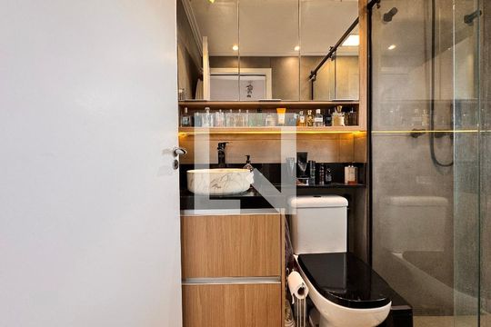 Banheiro da Suíte de apartamento à venda com 2 quartos, 65m² em Jardim Bela Vista, Santo André