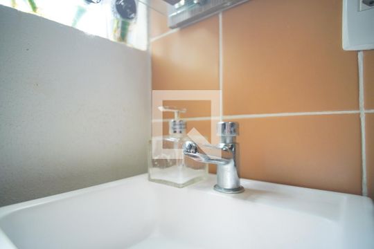 Banheiro Corredor - Torneira de apartamento à venda com 2 quartos, 69m² em Sarandi, Porto Alegre