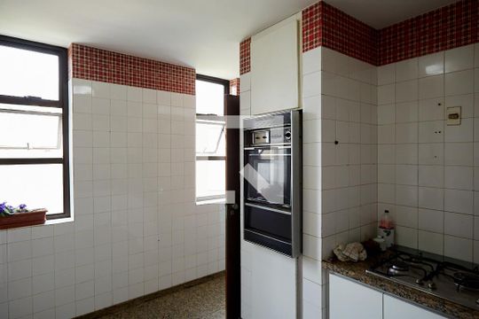 Cozinha de apartamento à venda com 4 quartos, 320m² em Serra, Belo Horizonte