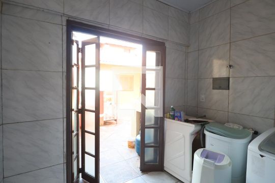 Área de Serviço de casa à venda com 4 quartos, 340m² em Harmonia, Canoas