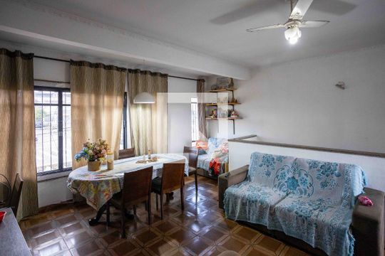 Casa à venda com 4 quartos, 300m² em Piraporinha, Diadema