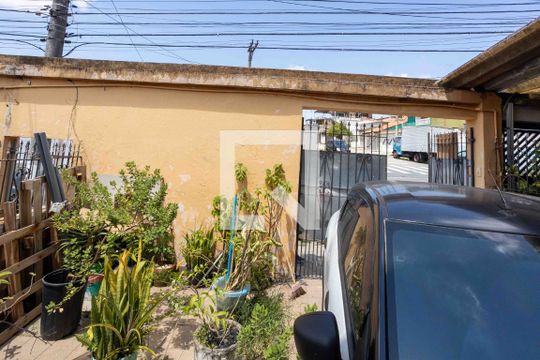 Garagem de casa à venda com 4 quartos, 300m² em Piraporinha, Diadema
