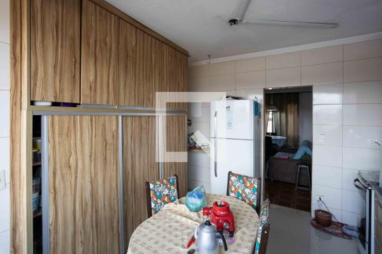 Cozinha de casa à venda com 4 quartos, 300m² em Piraporinha, Diadema