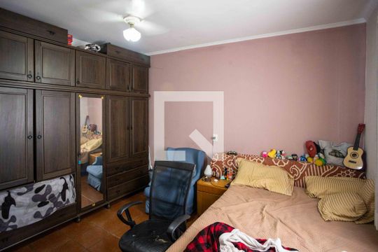 Quarto 2 de casa à venda com 4 quartos, 300m² em Piraporinha, Diadema