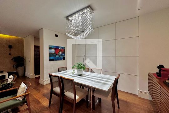 Sala de casa de condomínio à venda com 4 quartos, 224m² em Campo Belo, São Paulo