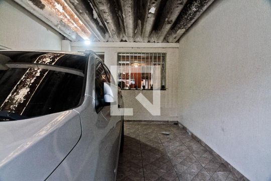 Garagem de casa à venda com 2 quartos, 90m² em Santana, São Paulo