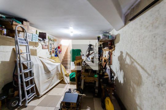 Garagem de casa à venda com 3 quartos, 100m² em Vila Curuçá, Santo André