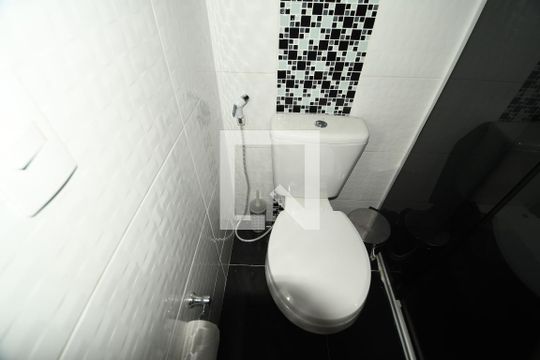 Banheiro de apartamento à venda com 1 quarto, 50m² em Centro, Campinas