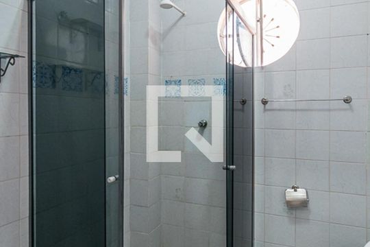 Banheiro de apartamento para alugar com 1 quarto, 60m² em Vista Alegre, Rio de Janeiro