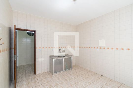 Cozinha de apartamento para alugar com 1 quarto, 60m² em Vista Alegre, Rio de Janeiro