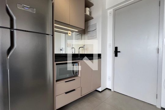 Cozinha de kitnet/studio para alugar com 1 quarto, 21m² em Jardim Paulista, São Paulo