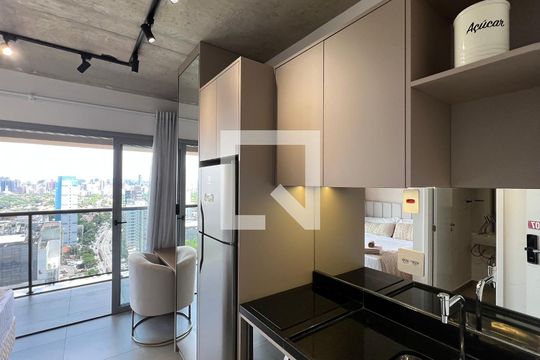 Cozinha de kitnet/studio para alugar com 1 quarto, 21m² em Jardim Paulista, São Paulo