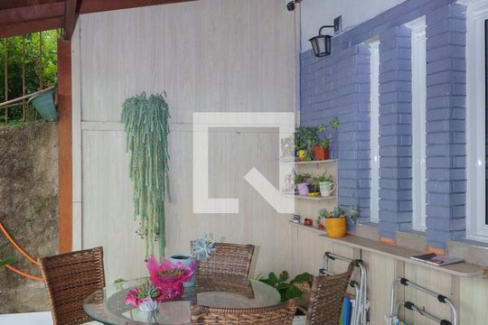 Área comum de casa para alugar com 3 quartos, 164m² em Agronomia, Porto Alegre