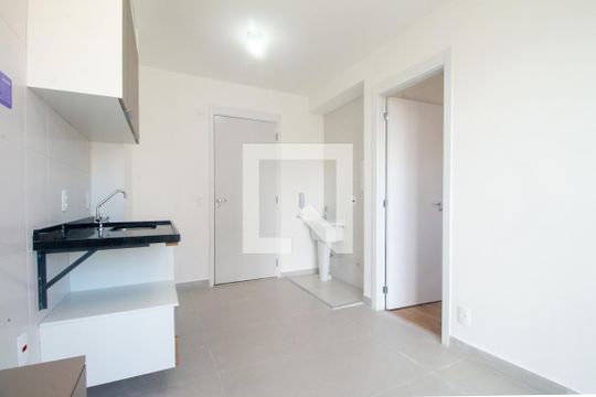 Cozinha de apartamento para alugar com 1 quarto, 27m² em Campo Belo, São Paulo