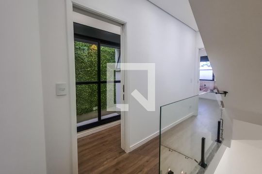 Corredor superior de casa para alugar com 4 quartos, 160m² em Chácara Klabin, São Paulo