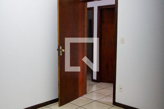 Quarto 1 de casa à venda com 5 quartos, 321m² em Jardim D’abril, Osasco
