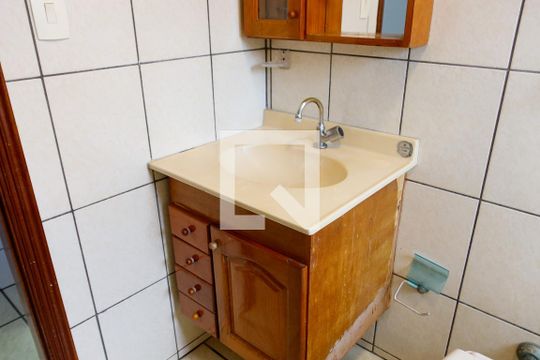 Banheiro de casa à venda com 5 quartos, 321m² em Jardim D’abril, Osasco