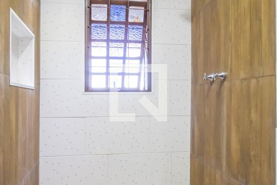 Banheiro da Suíte de casa para alugar com 3 quartos, 182m² em Veloso, Osasco