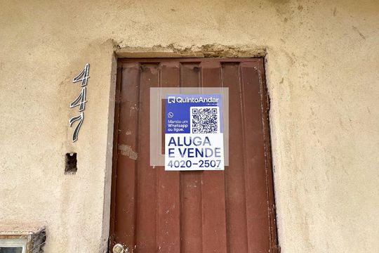 Plaquinha instalada de casa à venda com 3 quartos, 305m² em Industrial, Contagem