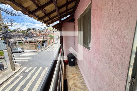 Varanda de casa à venda com 3 quartos, 305m² em Industrial, Contagem