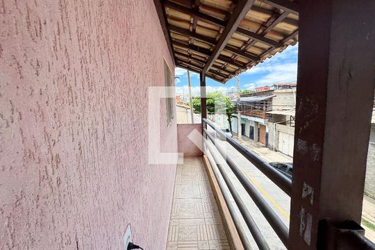 Varanda de casa à venda com 3 quartos, 305m² em Industrial, Contagem