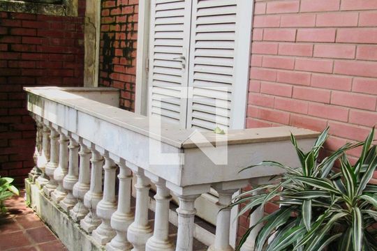 Área externa de casa à venda com 3 quartos, 175m² em Vila Itapura, Campinas